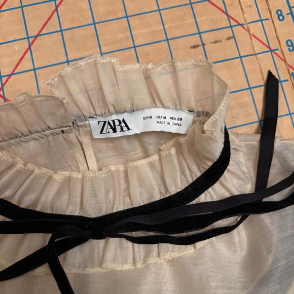 ZARA Ivory Sheer Sleeve Ruffle Collar Blouse Black Victorian Romantic Top Size M - Picture 7 of 7